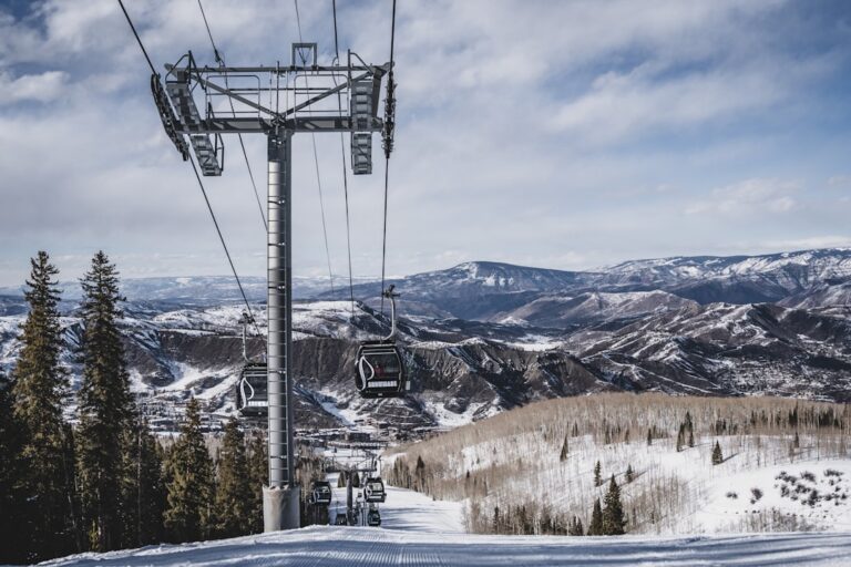 Best Place To Visit in Aspen: Top Scenic Spots and World-Class Trails